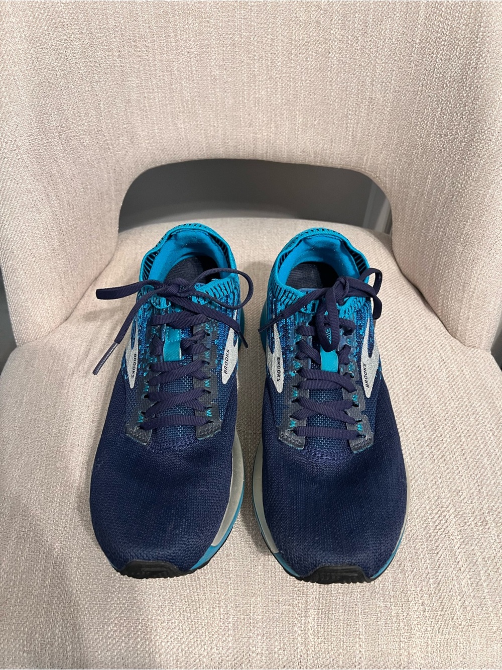 Brooks Navy & Teal Running Sneakers Women’s Sz 9